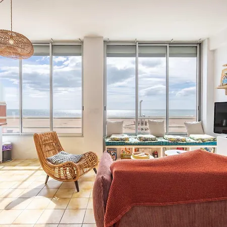 Exceptional Sea View - Town Center - Walk Everywhere *