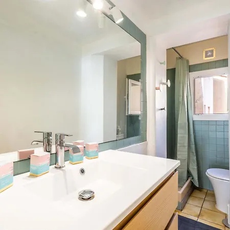 Exceptional Sea View - Town Center - Walk Everywhere *