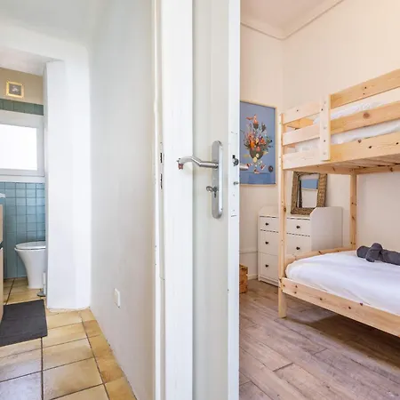 Exceptional Sea View - Town Center - Walk Everywhere *