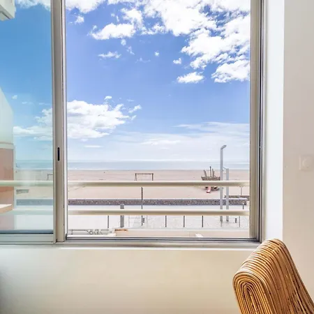 Exceptional Sea View - Town Center - Walk Everywhere Apartment