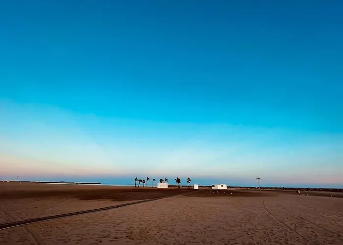Exceptional Sea View - Town Center - Walk Everywhere Apartment