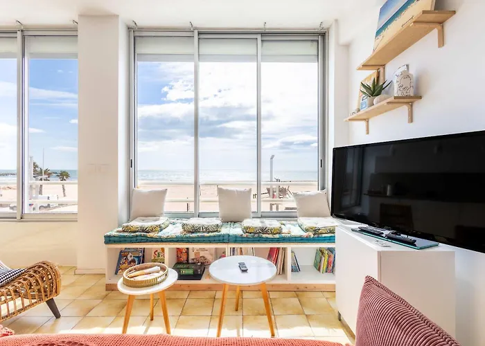 Exceptional Sea View - Town Center - Walk Everywhere *